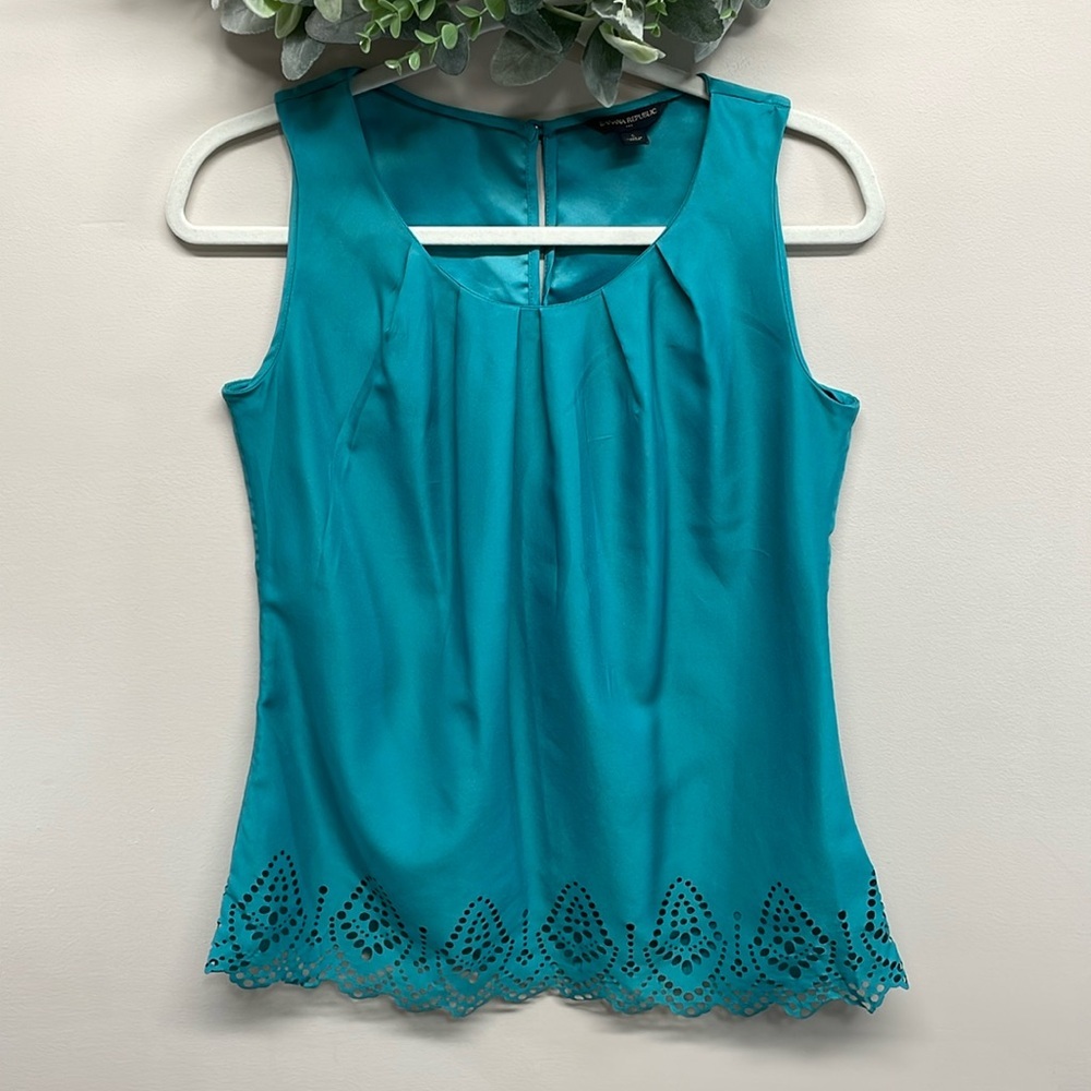 Banana Republic Scalloped Hem Laser Cut Sleeveless Top S